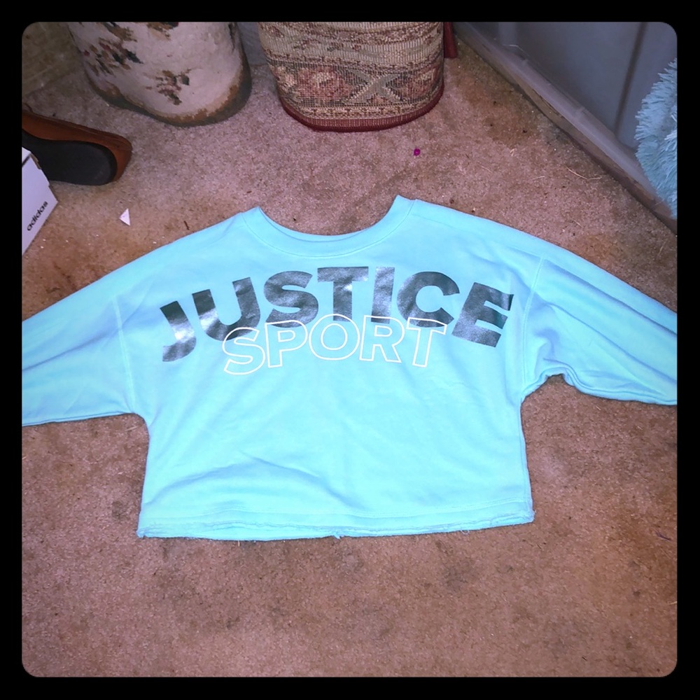 I am selling a crop top size 10 for kids